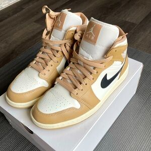 Nike Air Jordan 1 Mid